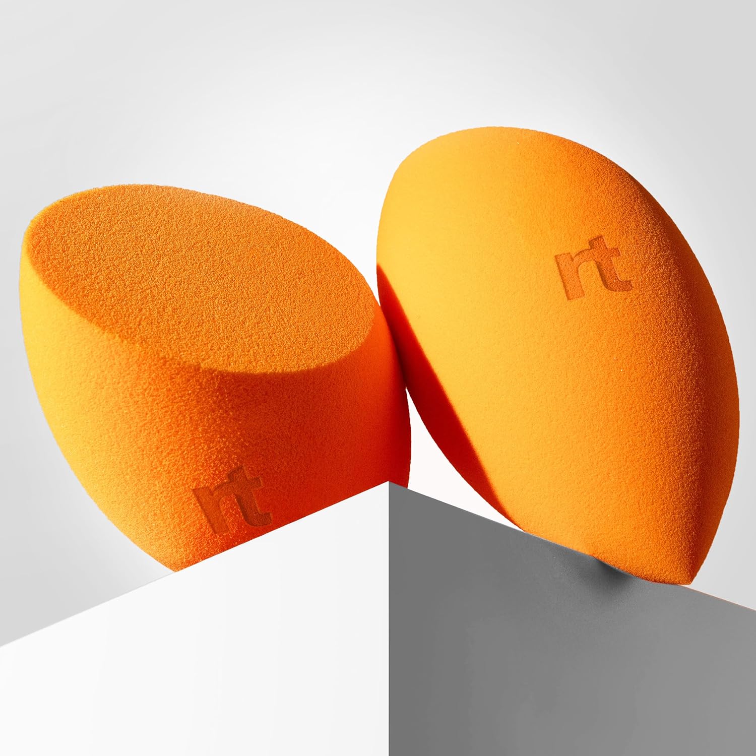 Real Techniques Miracle Complexion Sponge, Beauty Sponge, Makeup Blending & Foundation Application, Streak-Free, Full Coverage Finish, Vegan, Cruelty & Latex-Free, 1 Count - Image 8