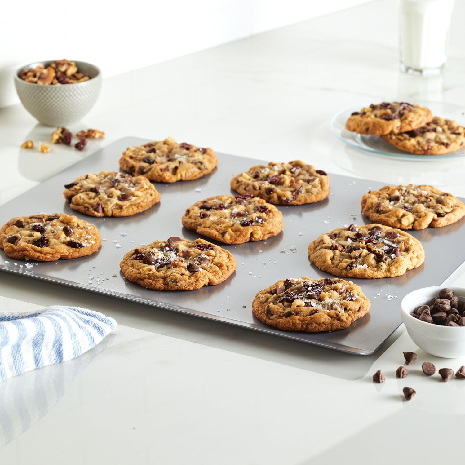 Farberware GOLDEN BAKE Nonstick Jumbo Cookie Sheet, Flat Baking Sheet, 14-Inch x 16-Inch, Light Gray - Image 11