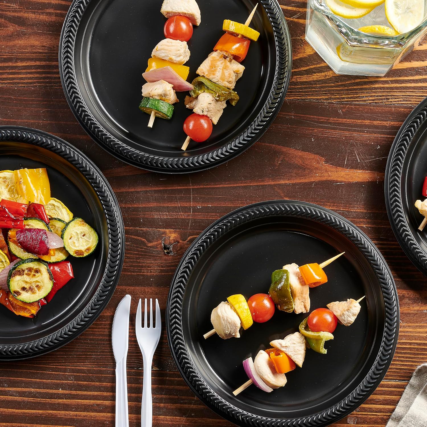 PLASTICPRO 100 PCS Black Plastic Plates Light Weight 9 Inch Plastic Dinner Plates Black Plates Disposable for Party and Wedding - Image 4